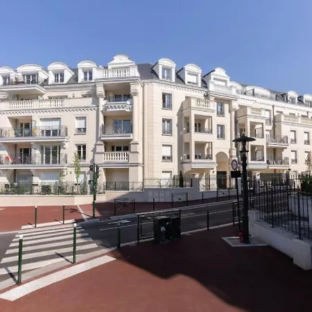 3 Pieces Standing 70 M² - Rer B 20 Min Paris Apartment